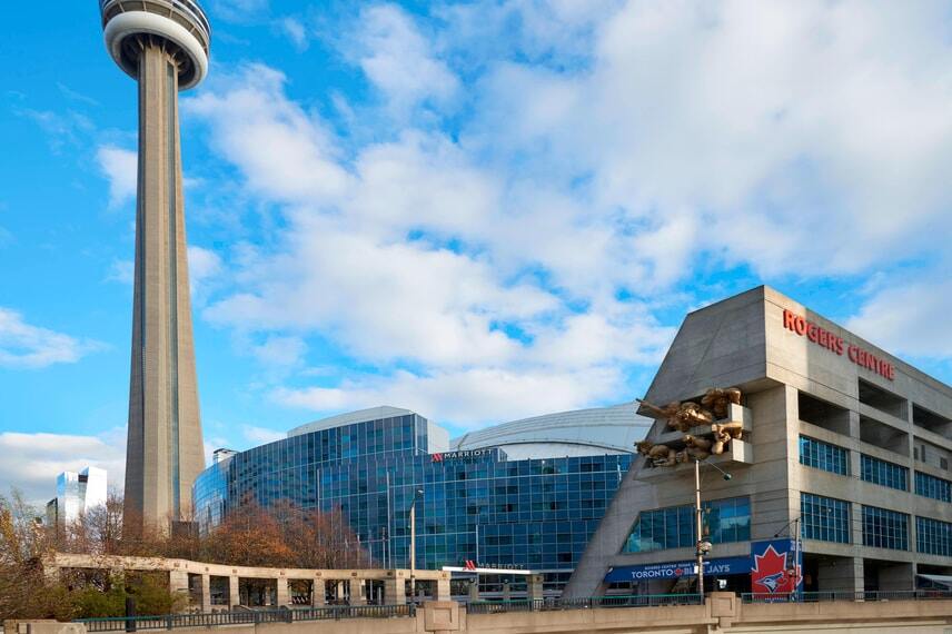 yyzcc-exterior-0127-hor-clsc